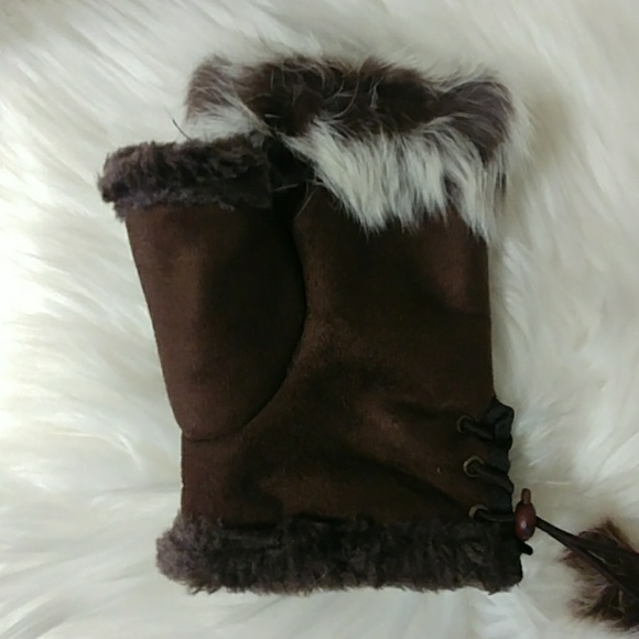 Coffee ☕ Faux Fur Fingerless Gloves - Picture 5 of 12